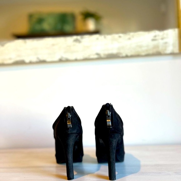 Kelly & Katie Ankle Black Booties - Picture 6 of 6